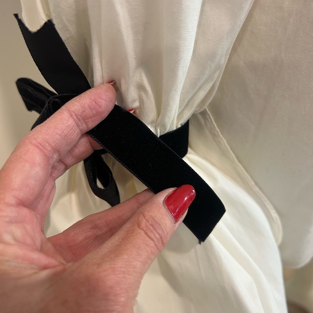 Elegant White Button Down Shirt with Black bow by Marcella NY❤️4 - Picture 5 of 14